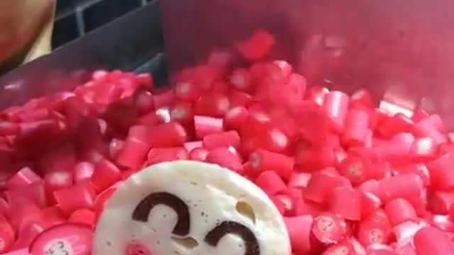 relaxing sound of candy cutting