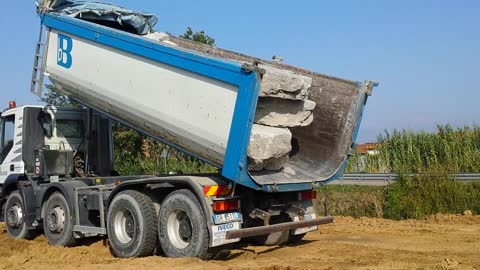 Rocks Shipyard Discharge Truck Boulders Work