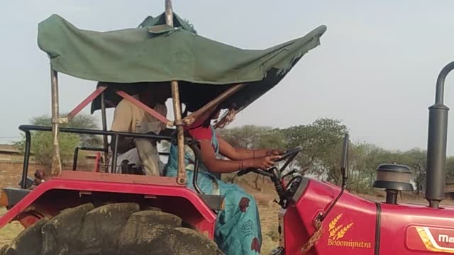 Tractor chalate