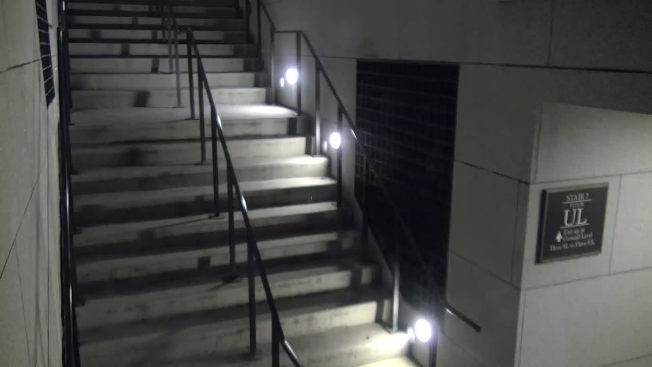 7172CVC00Stairs7-9Exterior_2021-01-06_01h40min01s427ms.mp4