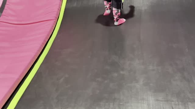 Toddler Visits Indoor Trampoline Park!