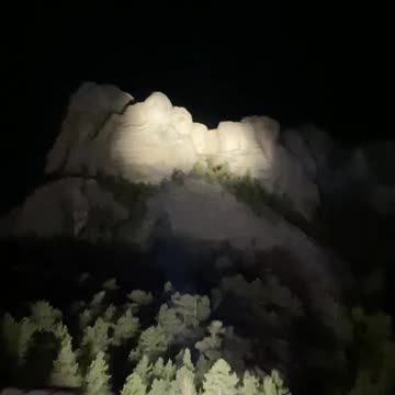 Mount Rushmore at night