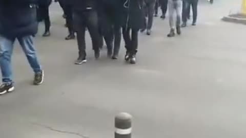 دينة بوخارست، رومانيا : خرجت الشرطة في مسيرة للاحتجاج على القيود الصحية