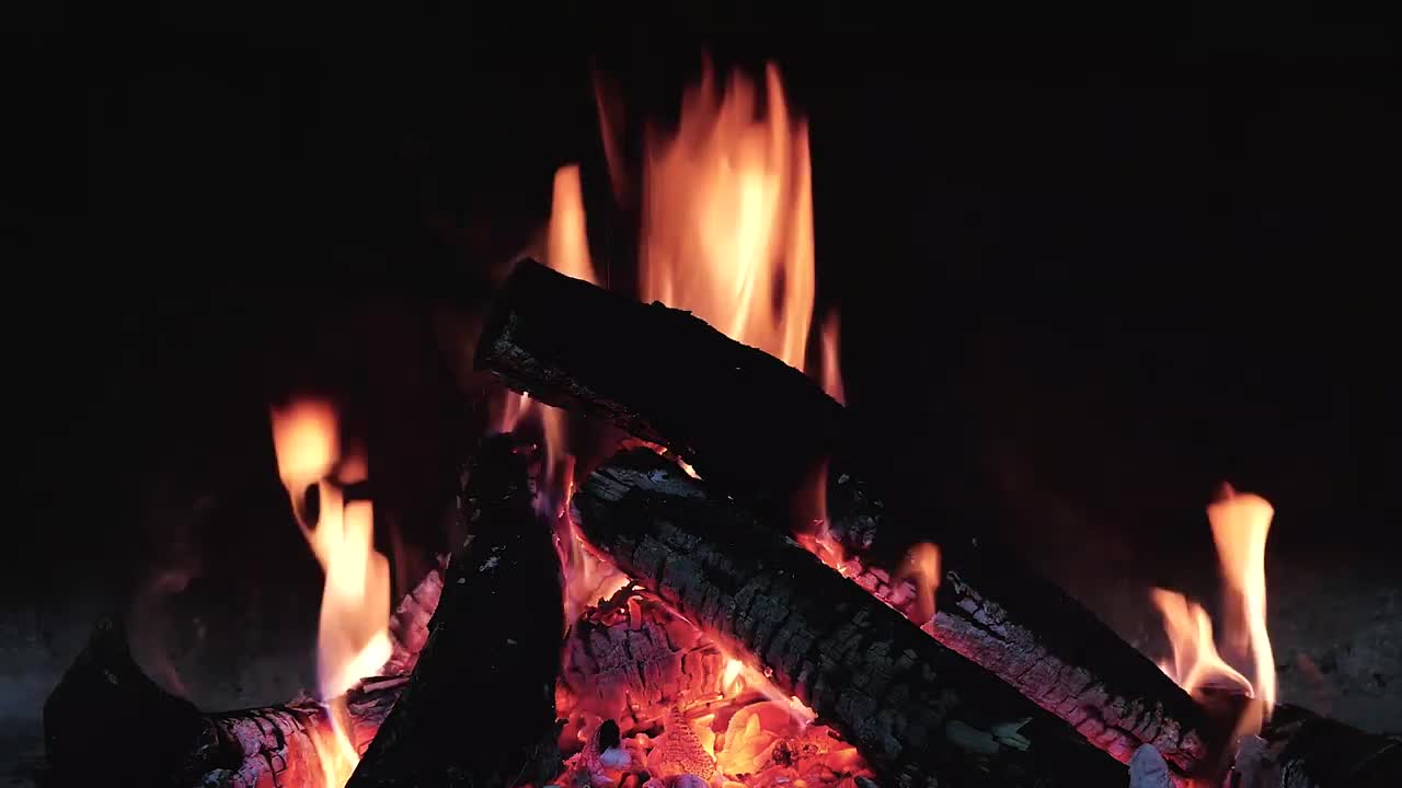 Ultra Relaxing Fireplace 4K UHD With Crackling Fire Sounds 🔥 Romantic | Mindfulness