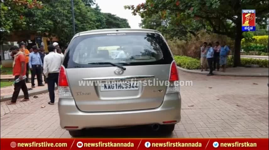 Basavaraj Horatti ಕಾರು ಅಪಘಾತ | Habballi | BVB College Campus | NewsFirst Kannada
