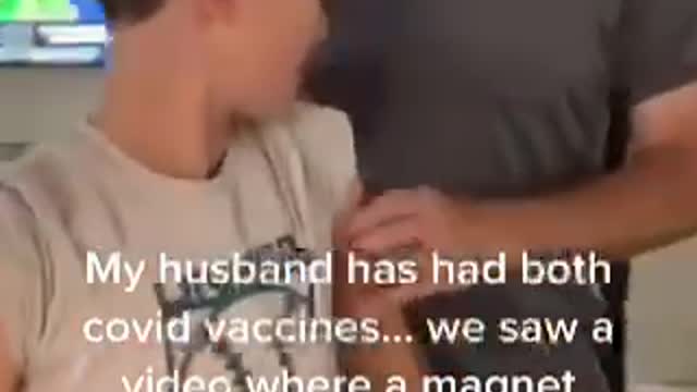 Man thinks that covid 19 vaccine does not have a microchip in it but is proven otherwise