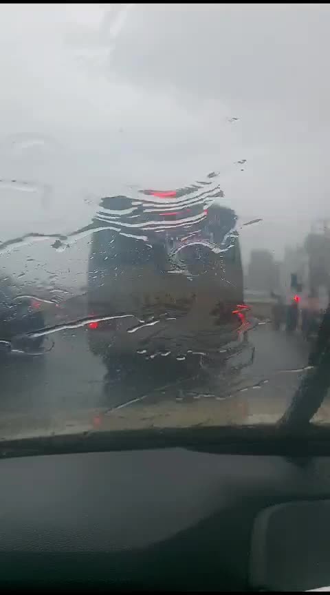 Raining 🌧 ☔ ⛈ in dubai