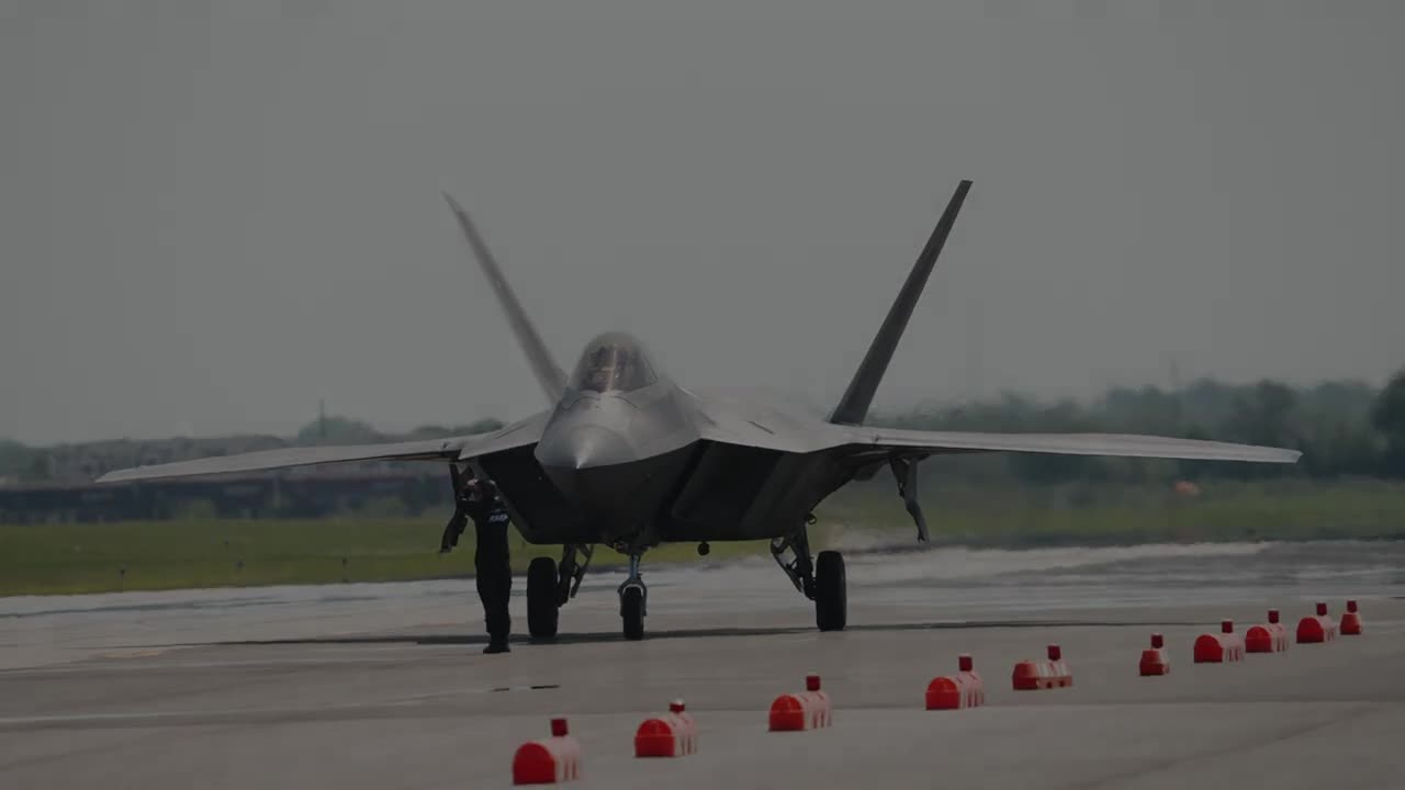 F-22 Raptor - USAF HERITAGE FLIGHT - Air Show 2023