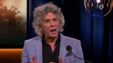Wim Voermans zat in juni ook weer kansloos overbodig aan tafel
