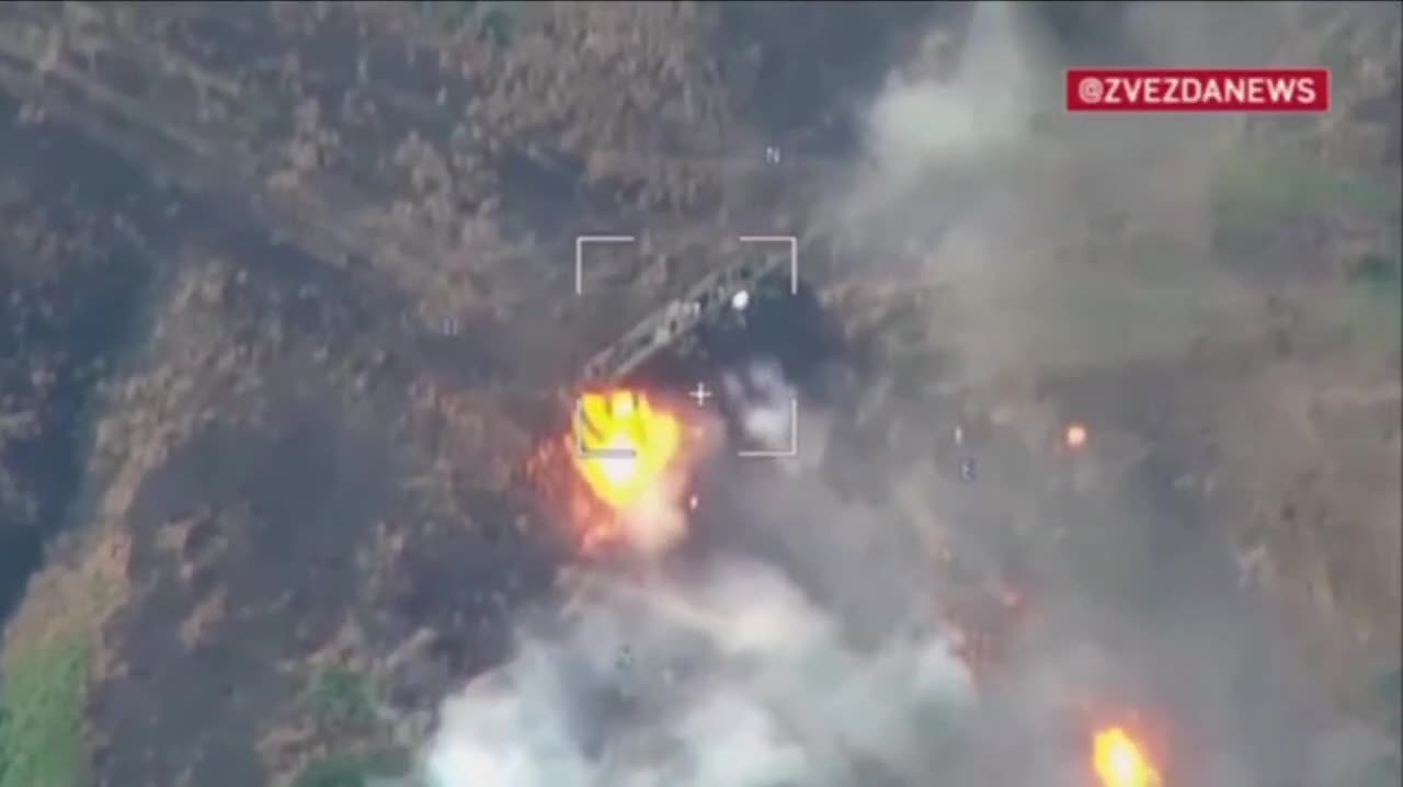 Ukraine War - Russian artillery strikes the 2S7 "Pion" battery of the AFU in Donbas