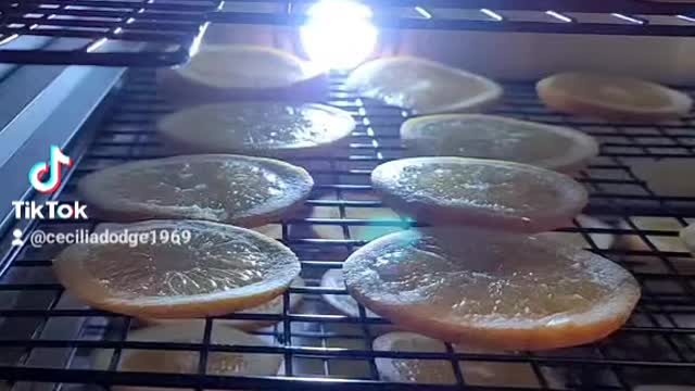 Dehydrated oranges