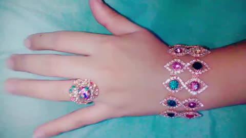 Hand jewelry