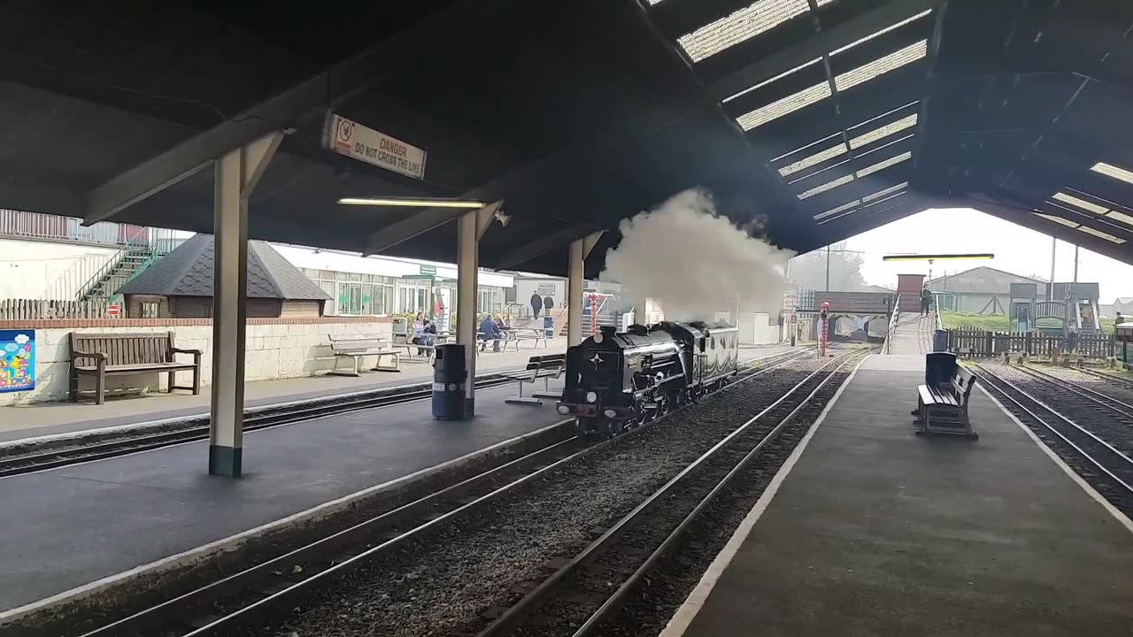 Hurricane Steam Engine Speeds Through New Romney RH&DR 2019