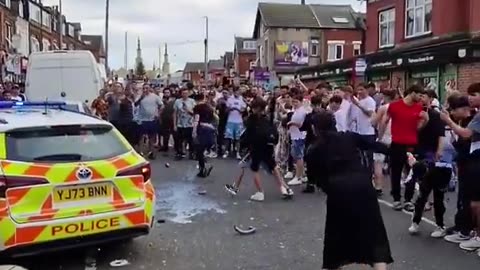 Insane riots going down in the uk, is London falling?