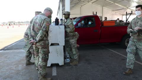 U.S. Army Soldiers administer COVID-19 vaccine 1