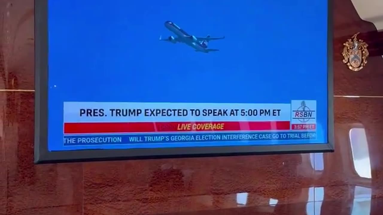 TRUMP FORCE ONE FLY OVER