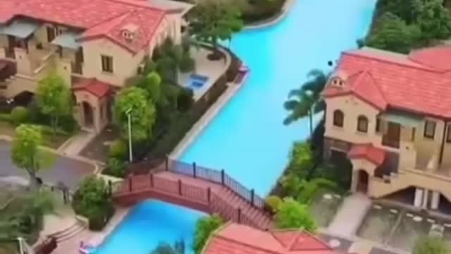 houses all have same swiming pool