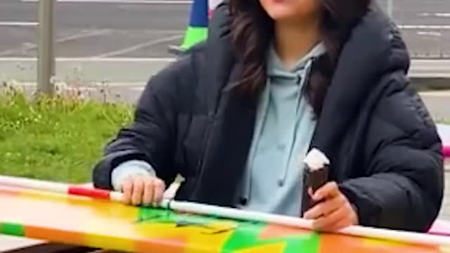 BLIND GIRL EATING ICE-CREAM PRANK😂