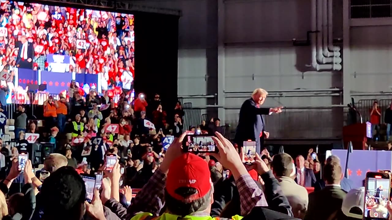 I Went to a Trump Rally @ Macomb Community College