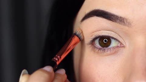 Beginners Smokey Eye Makeup Tutorial | Parts of the Eye | How To Apply Eyeshadow. easy guide