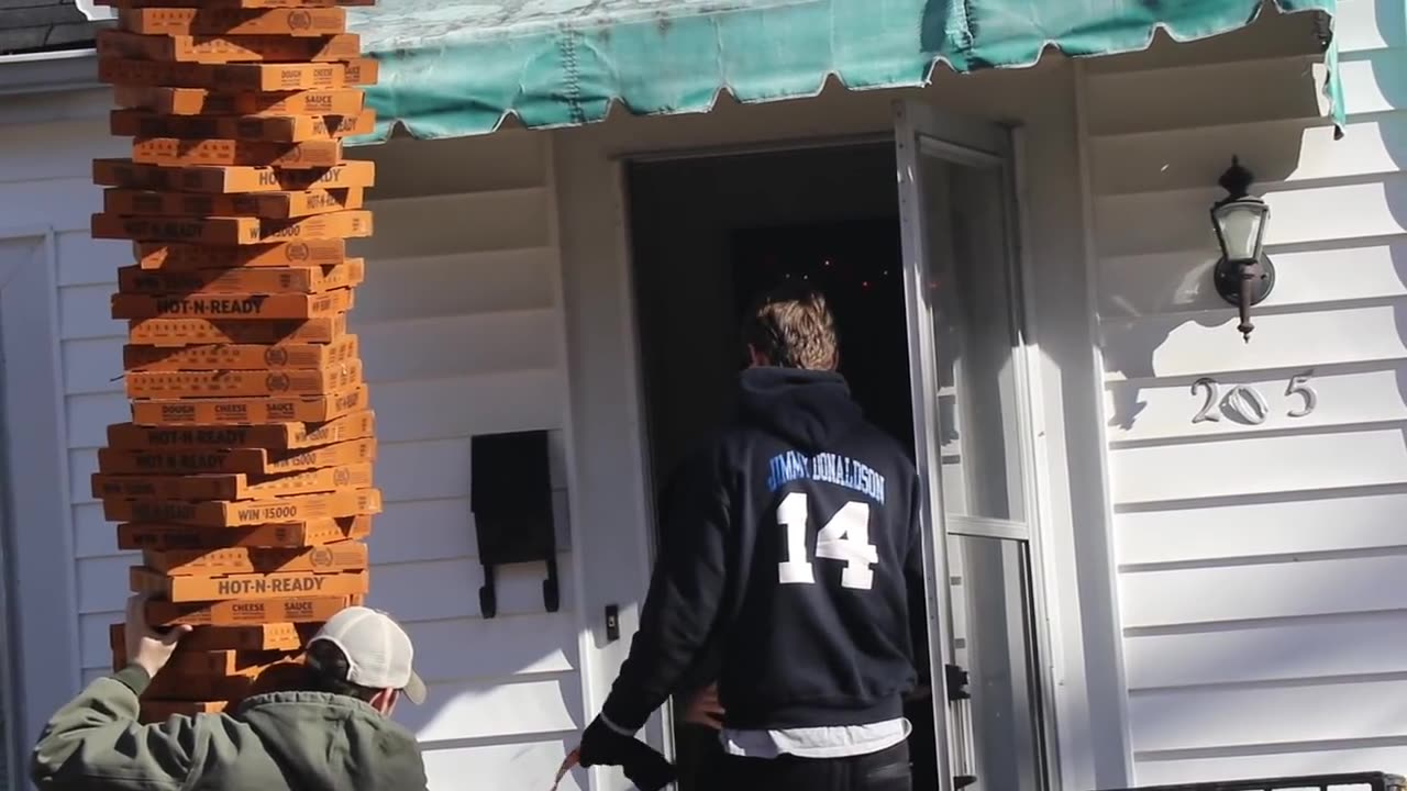 .We Delivered 100 Pizzas To Random Houses