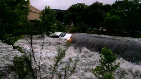 Jeep Swept Away in Texas Flood