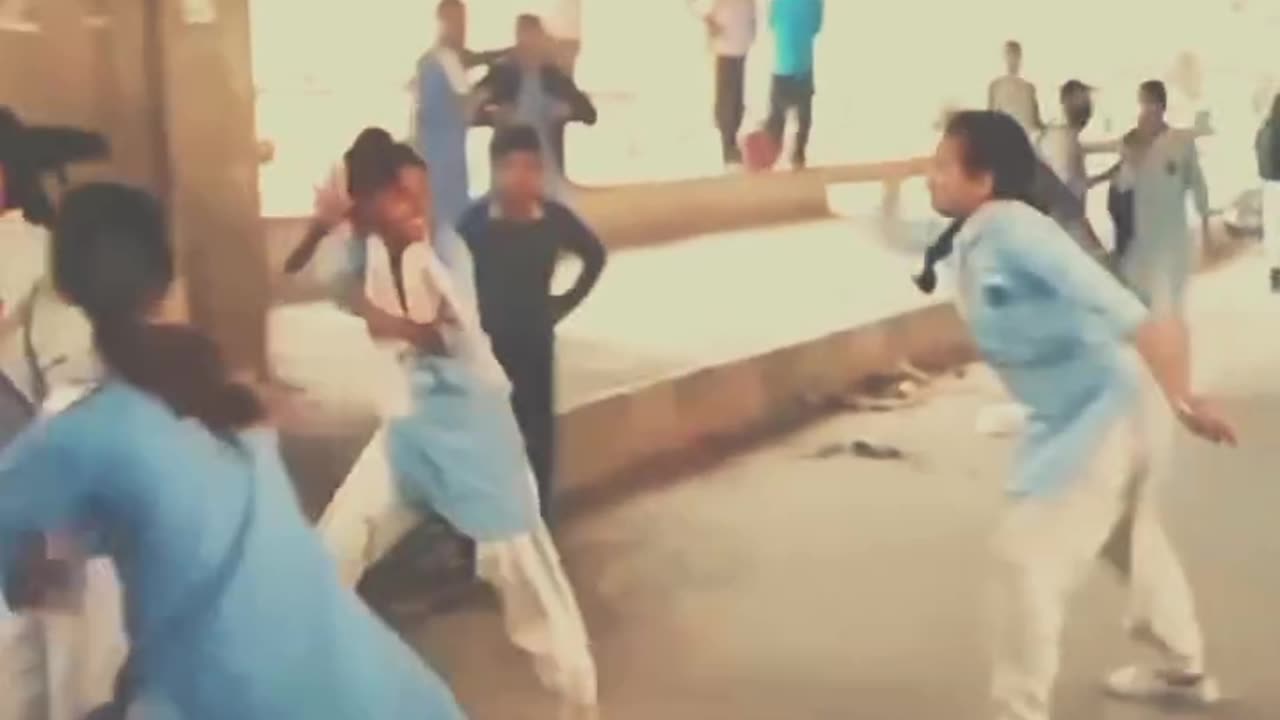 Girls fighting