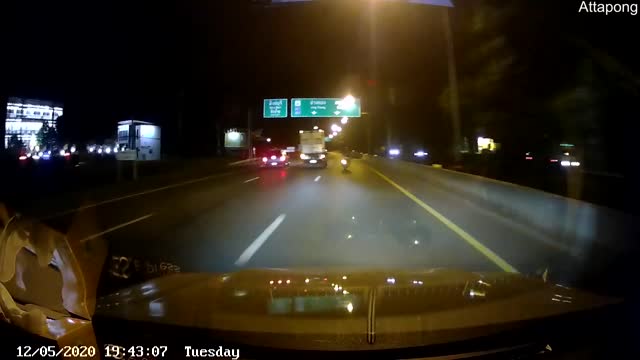 Cyclist Riding on Wrong Side of the Road Has a Close Call