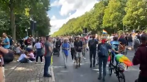 reitschuster.live – Pfefferspray und Spaziergang – Eindrücke von der Corona-Demo in Berlin