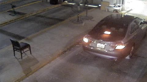 3138RHOBG3CStGarageLeftDoor_2021-01-06_23h10min46s707ms.mp4