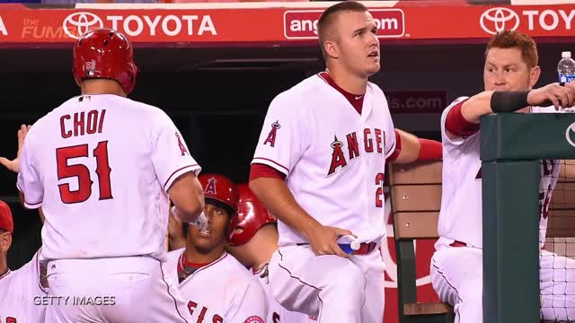 Angels' Ji Man Choi Celebrates 1st Home Run With Imaginary Teammates