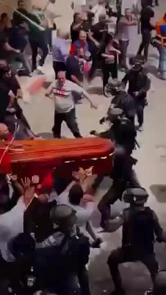 Attack of Israeli occupation forces on the pall-bearers of the coffin of Shireen Abu Aqleh