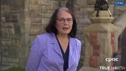 Deputato canadese Cathay Wagantall parla delle morti da vaccino
