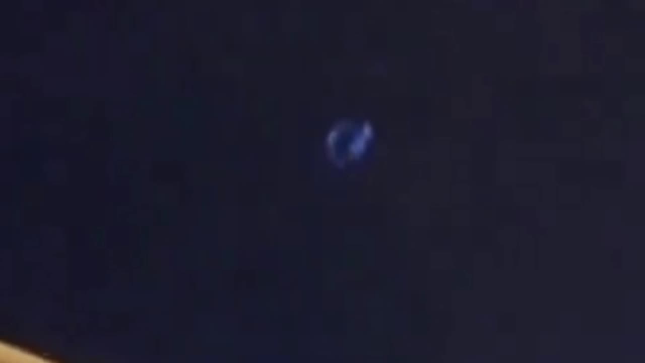 UFO UAP over Italy Oct 15, 2024 - appears biologic