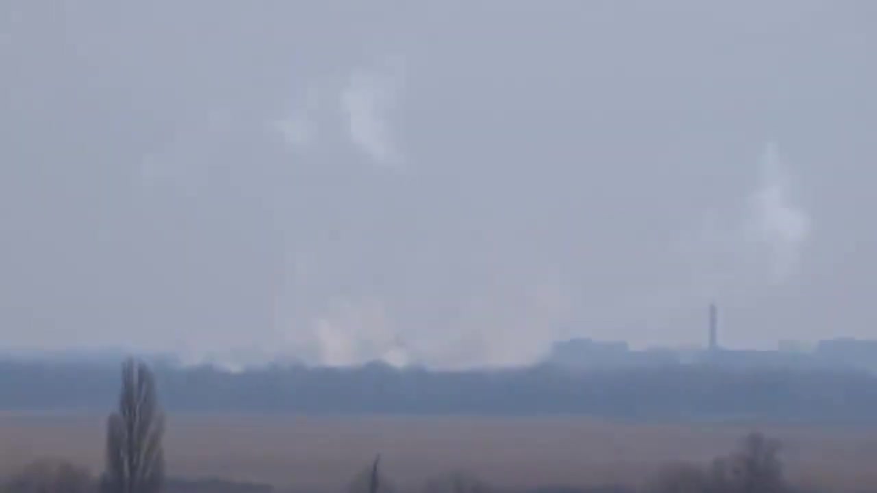 Russian War In Ukraine Russian SU 25 Frogfoot GETS SMASHED by Anti Air Missile and KEEPS FLYING!!