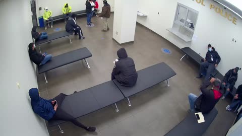 8028FCOB01128BadgingWaitingArea_2021-01-06_07h40min01s347ms.mp4