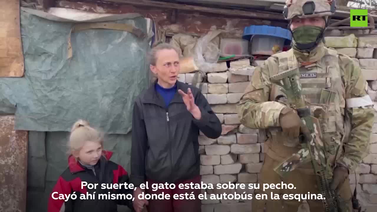 Sasha,una bambina di otto anni del Donbass,non ha mai visto un solo giorno di pace in tutta la sua vita.Questa bambina di 8 anni del Donbass ha vissuto tutta la sua vita sotto i bombardamenti dei nazisti ucraini.