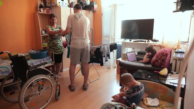 A hintabalesetes Krisztofer már szalad