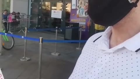 Încălcarea drepturilor omului privind accesul nevaccinaților în mall-uri (News România; 03.11.2021)
