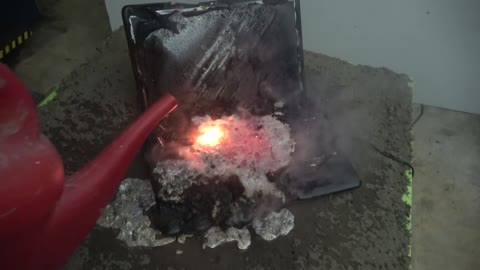EXPERIMENT LAVA vs Laptop