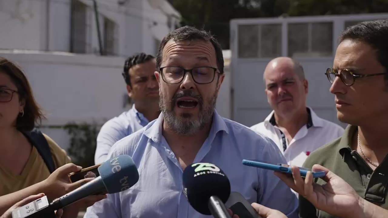 José Antonio Fúster Lamelas valora la grave invasión migratoria en Tenerife