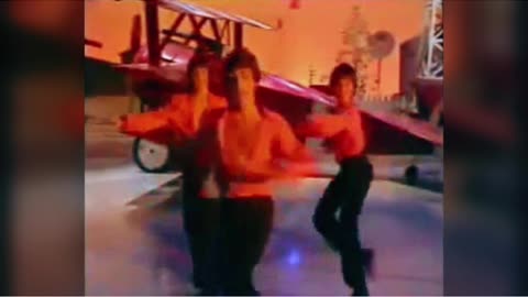 Tina Arena performing Volaire (YTT)