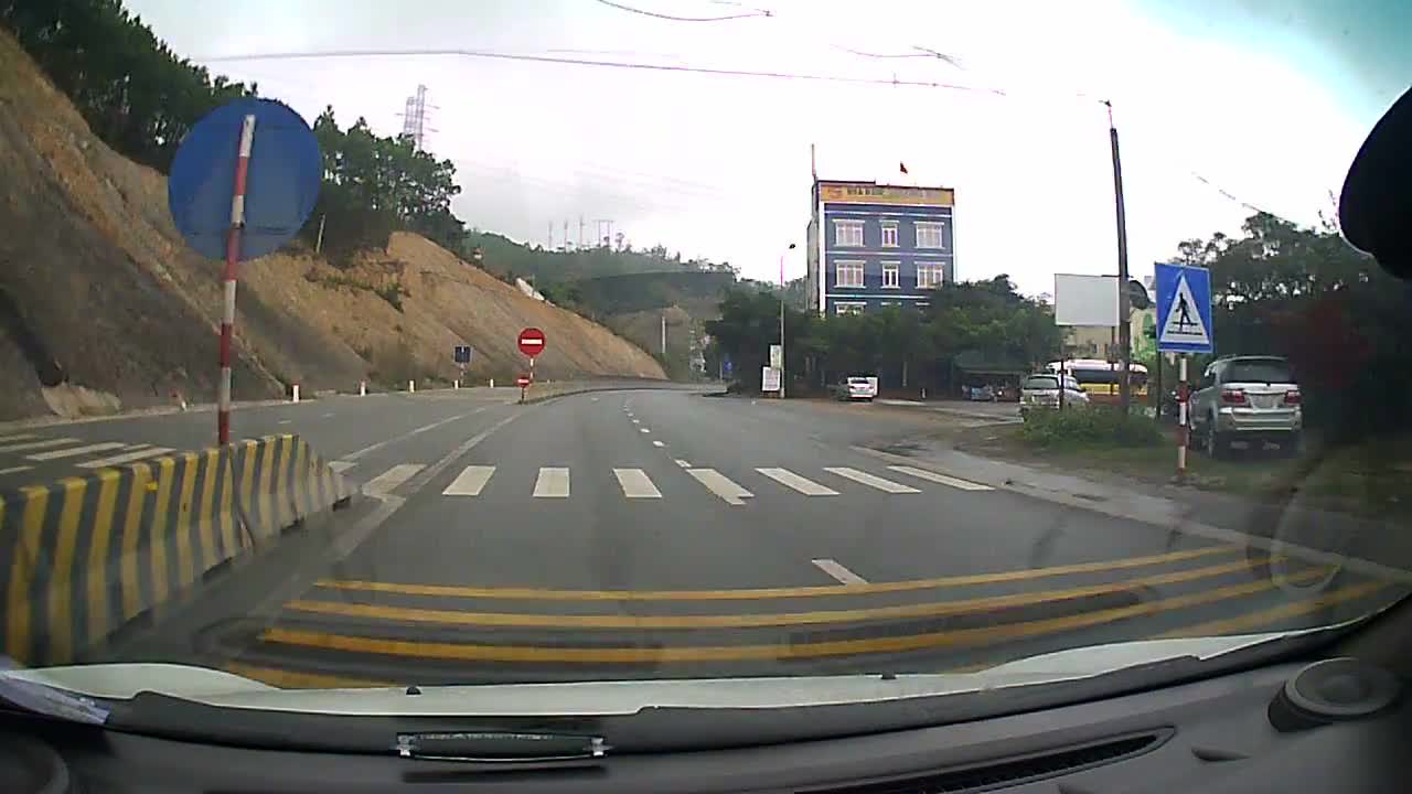 Crawling Baby Crossing A Busy Street Rescued By Good Samaritans