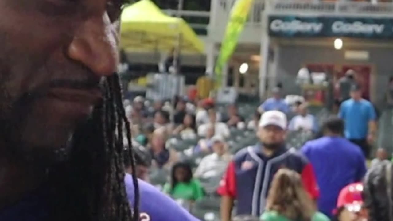 Celebrity Softball Isaiah Stanback makes sure the Fans have Fun #celebrity #veterans #softball