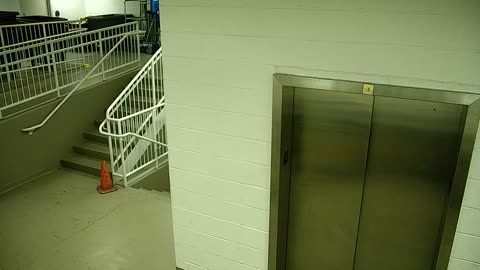 7110CVCULElevator#3Lobby_2021-01-06_14h40min01s497ms.mp4