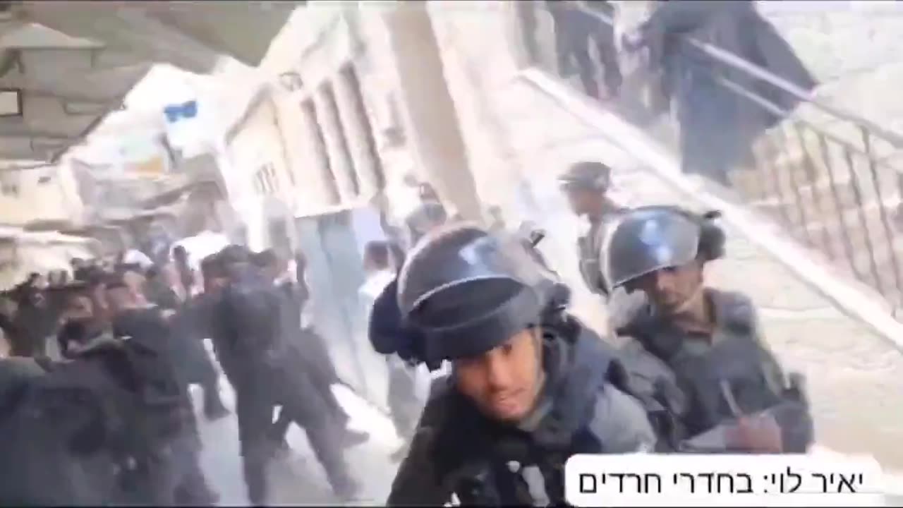 Israeli police raided the Meah Shearim neighborhood where Jews live in Jerusalem