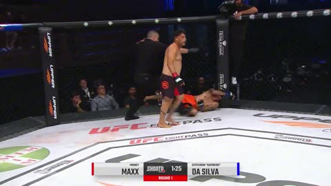 One armed MMA fighter wins with a knock out. Marney Maxx