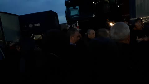 Nizzi: andate a Roma - Gli autotrasportatori: noi non ci muoviamo da qui!