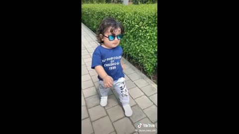 Cute Kid🤩 ! Full Viral Video😎! Shorts Video💢! Swiss Trendings 💫