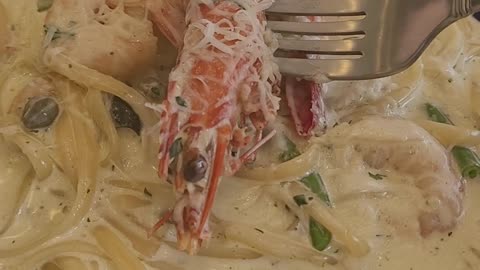 King prawn basil pesto cream pasta